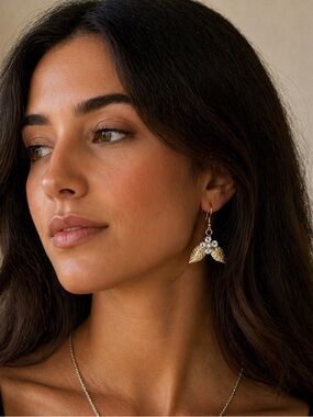 5/25 ✨✨ Gold Leaf Drop Earrings - Elegant Women Jewelry